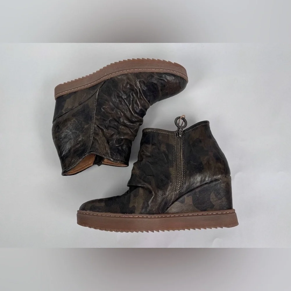 Sofft Siri Womens 8.5 Camo Leather Waterproof Wedge Ankle Boots NWOB - Picture 5 of 7